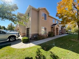 7106 S Brittany Town Dr in West Jordan, UT - Building Photo