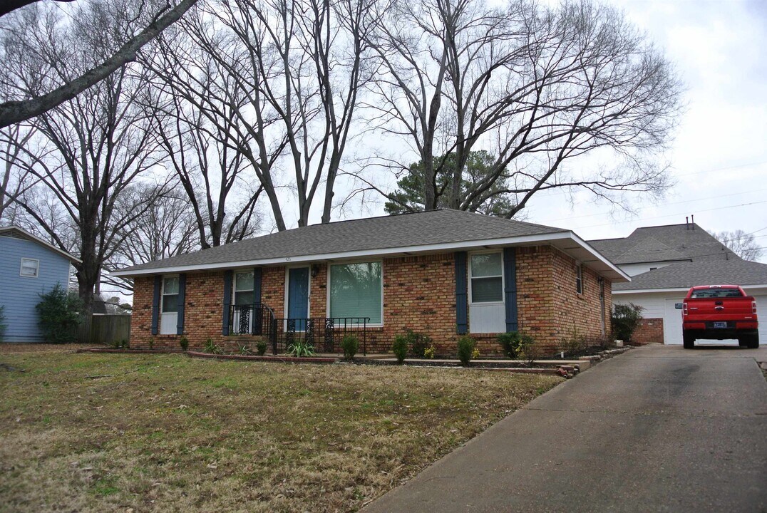 426 Cardinal Dr in Collierville, TN - Building Photo