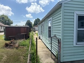 2049 N Gale Ave in Peoria, IL - Foto de edificio - Building Photo