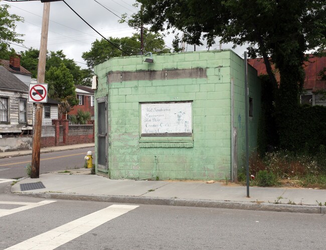 68 Lee St