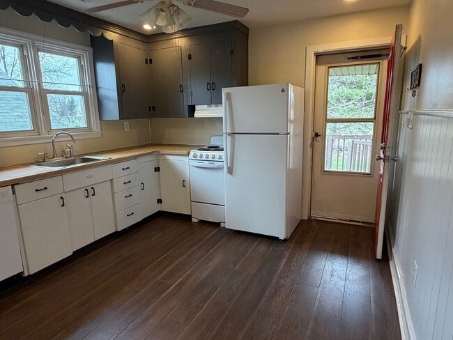 property at 3839 W Germantown Pike