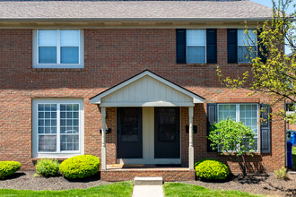 Brafferton Village Condominum (por) in Columbus, OH - Foto de edificio - Building Photo