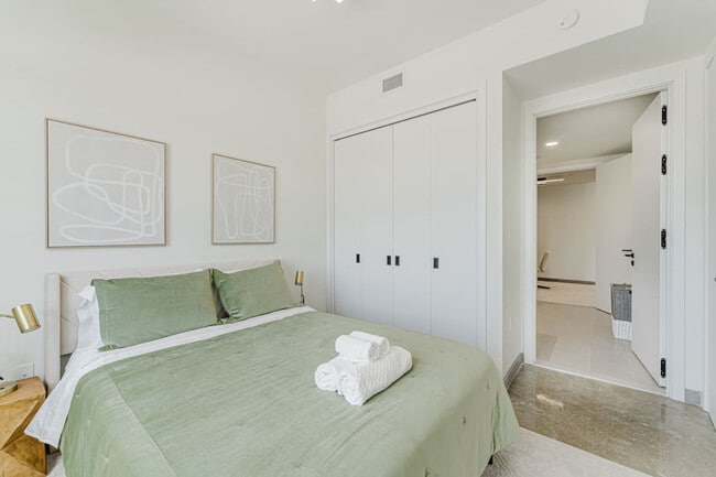 2750 Griffin Rd, Unit SI ID1521817P in Fort Lauderdale, FL - Building Photo - Building Photo