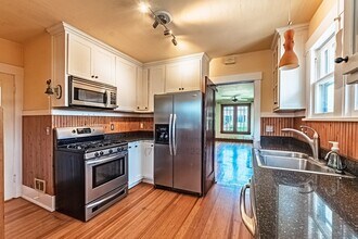 215 E Washington St in Colorado Springs, CO - Building Photo - Building Photo