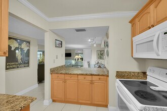 15461 Lakes of Delray Blvd in Delray Beach, FL - Building Photo - Building Photo
