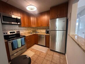 40 High St in Dedham, MA - Building Photo - Building Photo