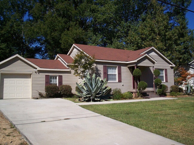 312 N 19th Ave in Hattiesburg, MS - Building Photo - Building Photo