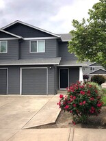 640-642 Broad St S in Monmouth, OR - Building Photo