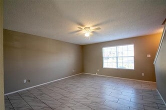 2703 Clayton Oaks Dr in Dallas, TX - Building Photo - Building Photo