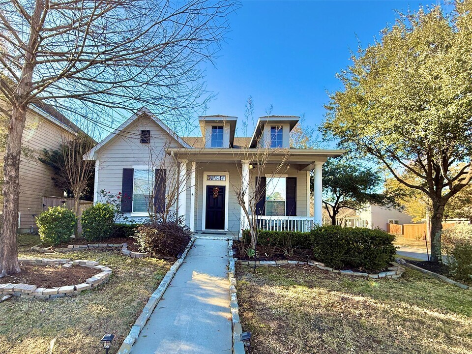 98 W Montfair Blvd in Spring, TX - Building Photo