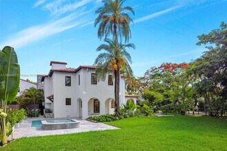 5916 NE 6th Ave in Miami, FL - Building Photo - Building Photo
