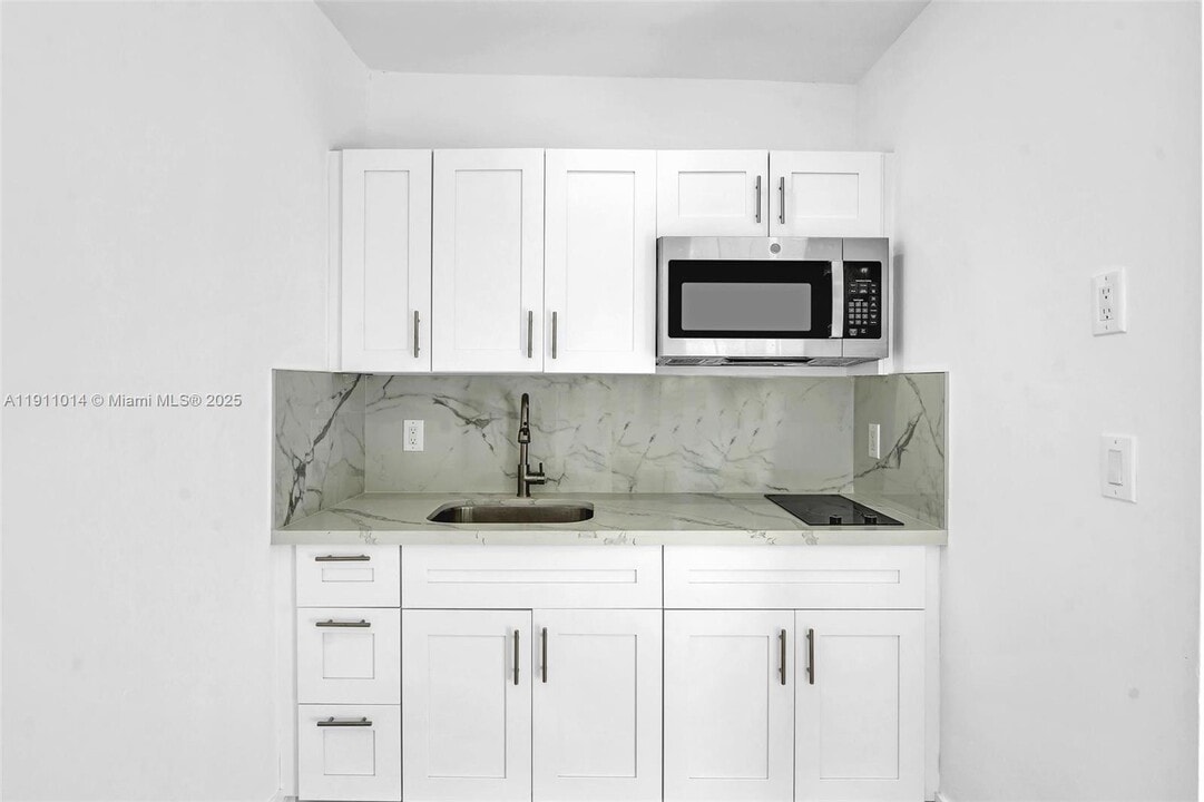 1623 NW 16th Terrace in Miami, FL - Building Photo