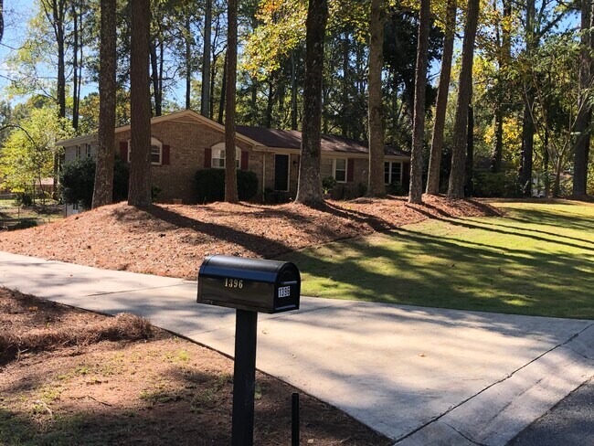 1396 Windburn Dr in Marietta, GA - Building Photo - Building Photo