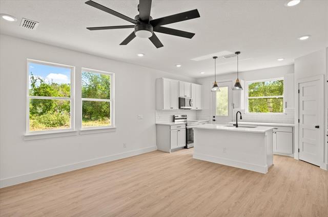 309 S Poplar St in Leonard, TX - Building Photo - Building Photo