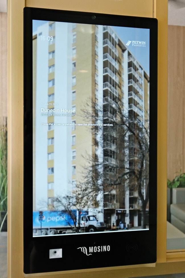 9910 in Edmonton, AB - Building Photo - Building Photo