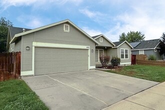 1435 N Inez Pl in Meridian, ID - Building Photo - Building Photo
