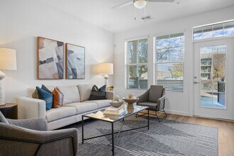 Gateway at Cooley Station in Gilbert, AZ - Foto de edificio - Building Photo