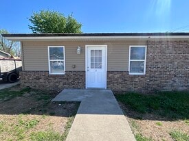 108 Scott Dr in Edmonton, KY - Building Photo