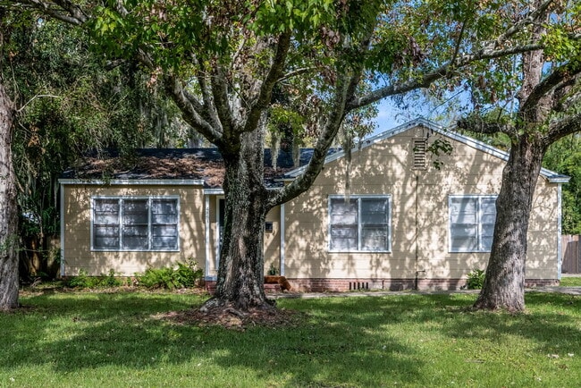 property at 4853 Riverdale Rd