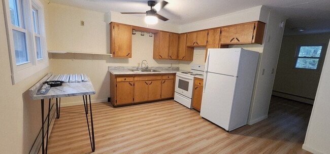 1267 Thompson Rd in Thompson, CT - Building Photo - Building Photo