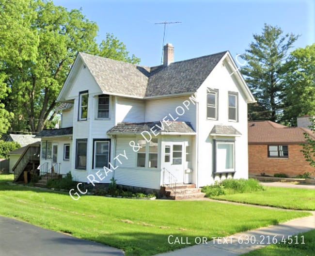 property at 132 S McHenry Ave