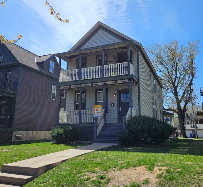 588 Selby Ave, Unit 588 Selby #2 in St. Paul, MN - Foto de edificio - Building Photo