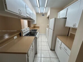 4401 Treehouse Ln in Tamarac, FL - Building Photo - Building Photo