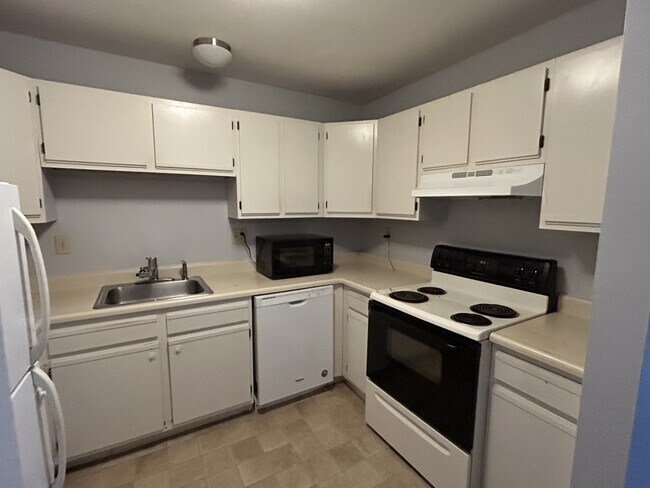 58 Branch Turnpike in Concord, NH - Building Photo - Building Photo