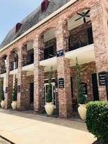 Belmont Place/La Fontaine