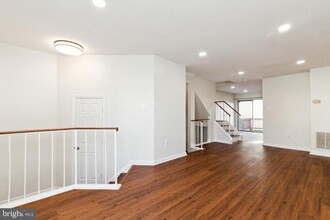 20208 Bar Harbor Terrace in Ashburn, VA - Building Photo - Building Photo