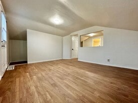 1208-1210 Pine St in Green Bay, WI - Building Photo