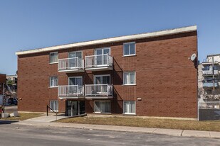 435 Marconi Rue in Laval, QC - Building Photo