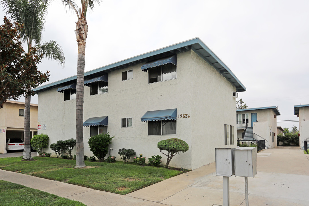 12632 Sunswept Ave in Garden Grove, CA - Foto de edificio