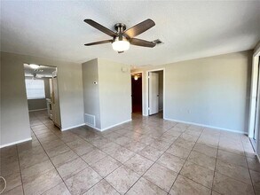 619 Shore Rd in Nokomis, FL - Building Photo - Building Photo