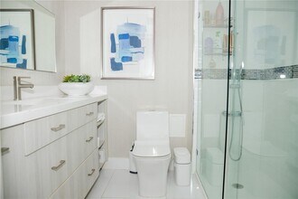3375 N Country Club Dr in Miami, FL - Building Photo - Building Photo