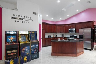 10944 E Becker Ln in Scottsdale, AZ - Building Photo - Building Photo