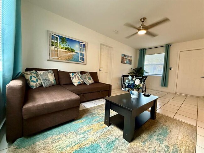 3208 Canal Dr in Pompano Beach, FL - Building Photo - Building Photo