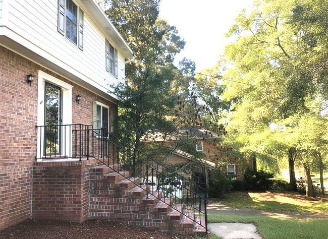 4546 Brandon Dr SW in Lilburn, GA - Building Photo - Building Photo