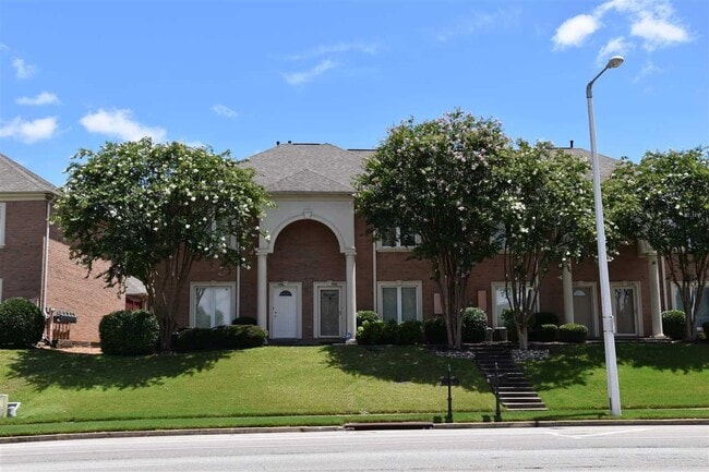 property at 1594 Kirby Pkwy