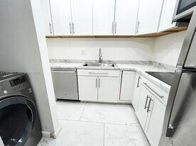 2646 Polk St in Hollywood, FL - Building Photo