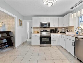 24 Botsford Ave in Milford, CT - Building Photo - Building Photo