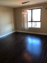 438 W Grand Ave-Unit -716 in Oakland, CA - Foto de edificio - Building Photo