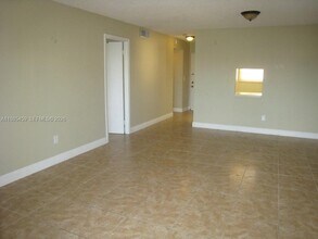 7800 Camino Real in Miami, FL - Building Photo - Building Photo