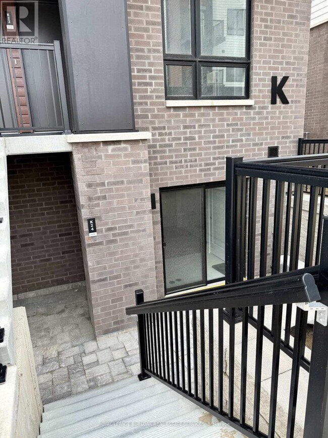 40-K40 Palace St in Kitchener, ON - Building Photo - Building Photo