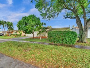 7231 NW 20th St in Sunrise, FL - Building Photo - Building Photo