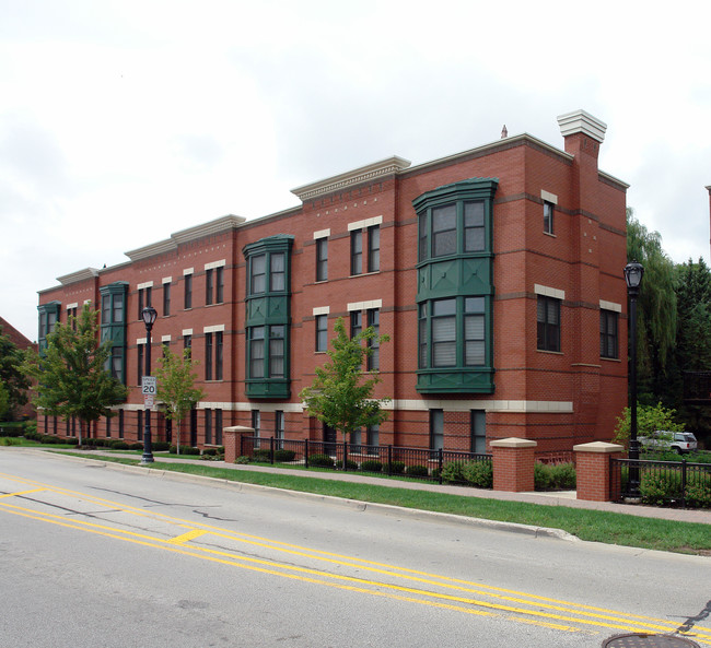 Palatine Station in Palatine, IL - Foto de edificio - Building Photo