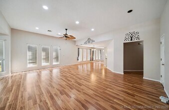 1211 W Edgewater Pl in Broken Arrow, OK - Building Photo - Building Photo