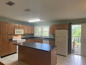 1922 Sunset Ln in Tallahassee, FL - Building Photo - Building Photo