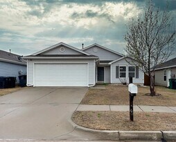 15601 Acacia Rd in Moore, OK - Building Photo