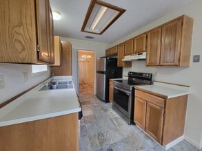 1202 Shiloh Dr in Laredo, TX - Building Photo - Building Photo